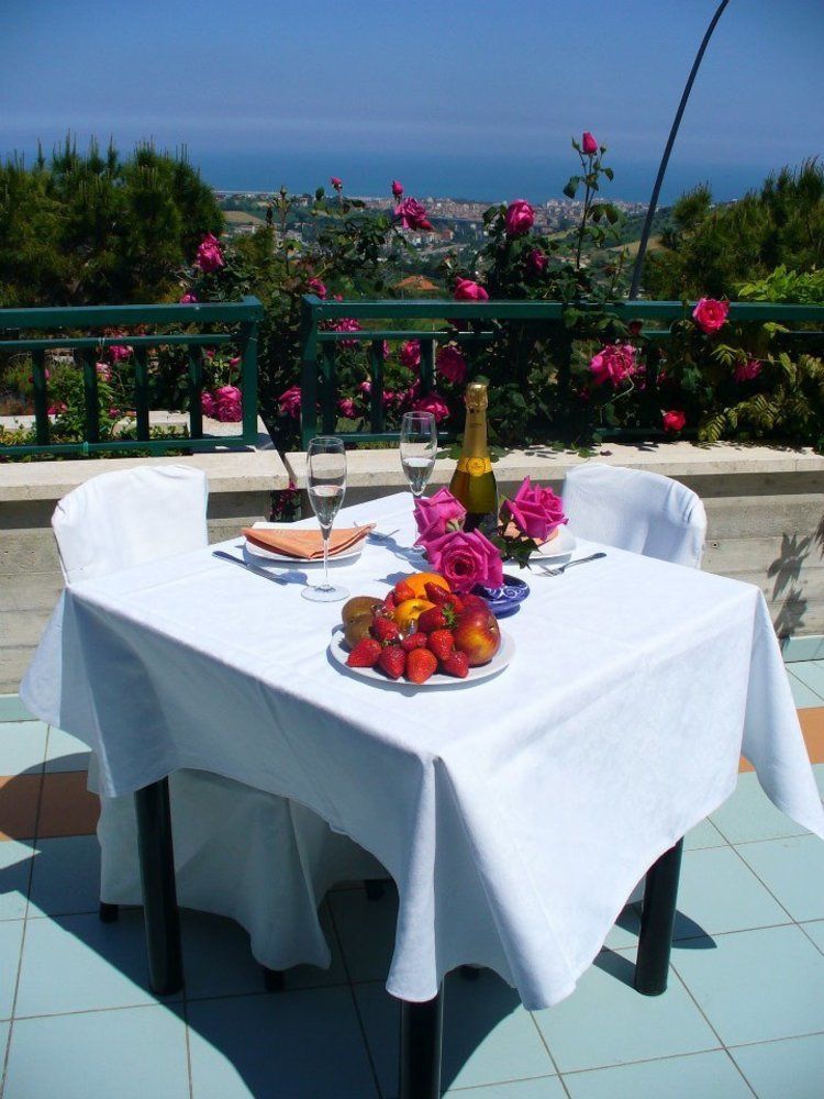 Hotel Ristorante Il Grillo Acquaviva Picena Kültér fotó